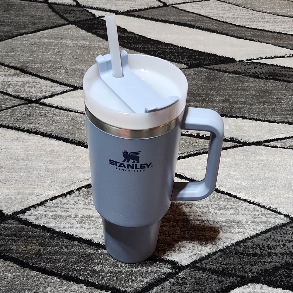 STANLEY QUENCHER H2.0 FLOWSTATE CHAMBRAY BLUE 40 OZ  TUMBLER